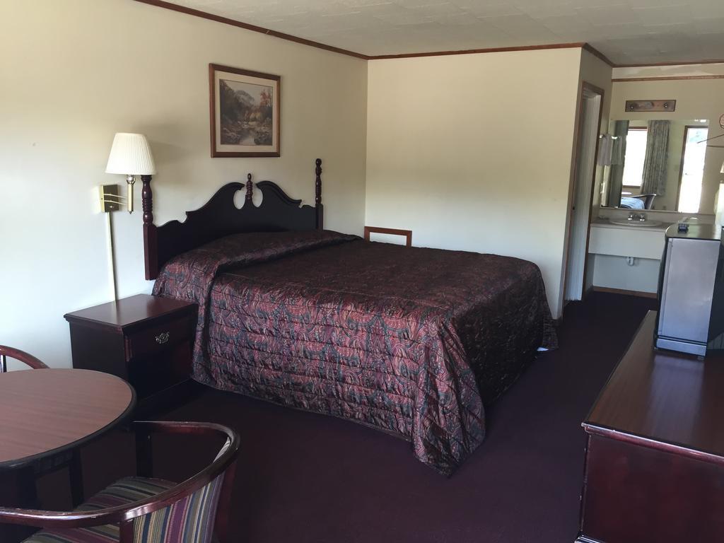 A Sapphire Inn Franklin Δωμάτιο φωτογραφία